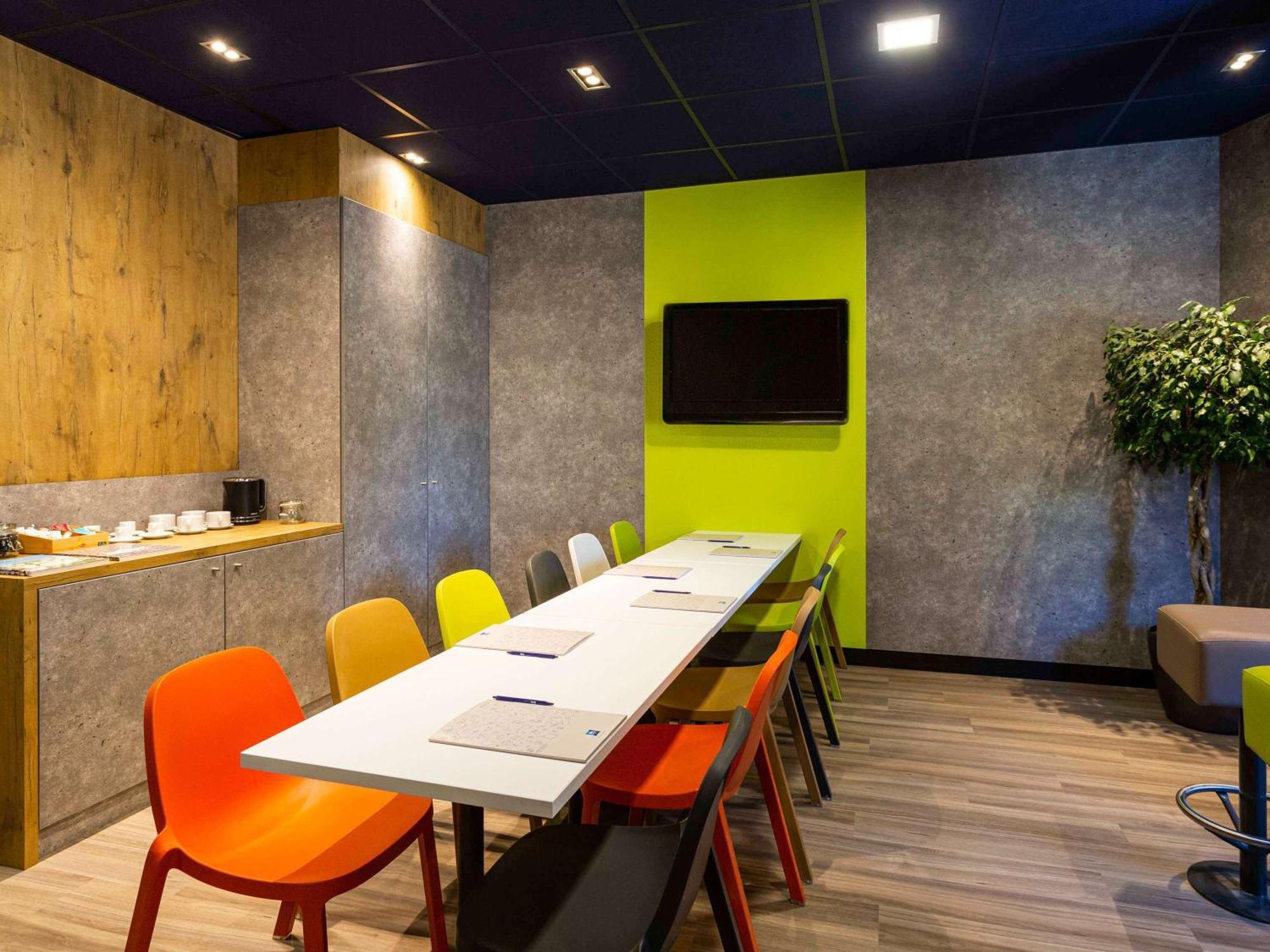 Ibis Budget Bordeaux Centre - Gare Saint Jean Exterior photo