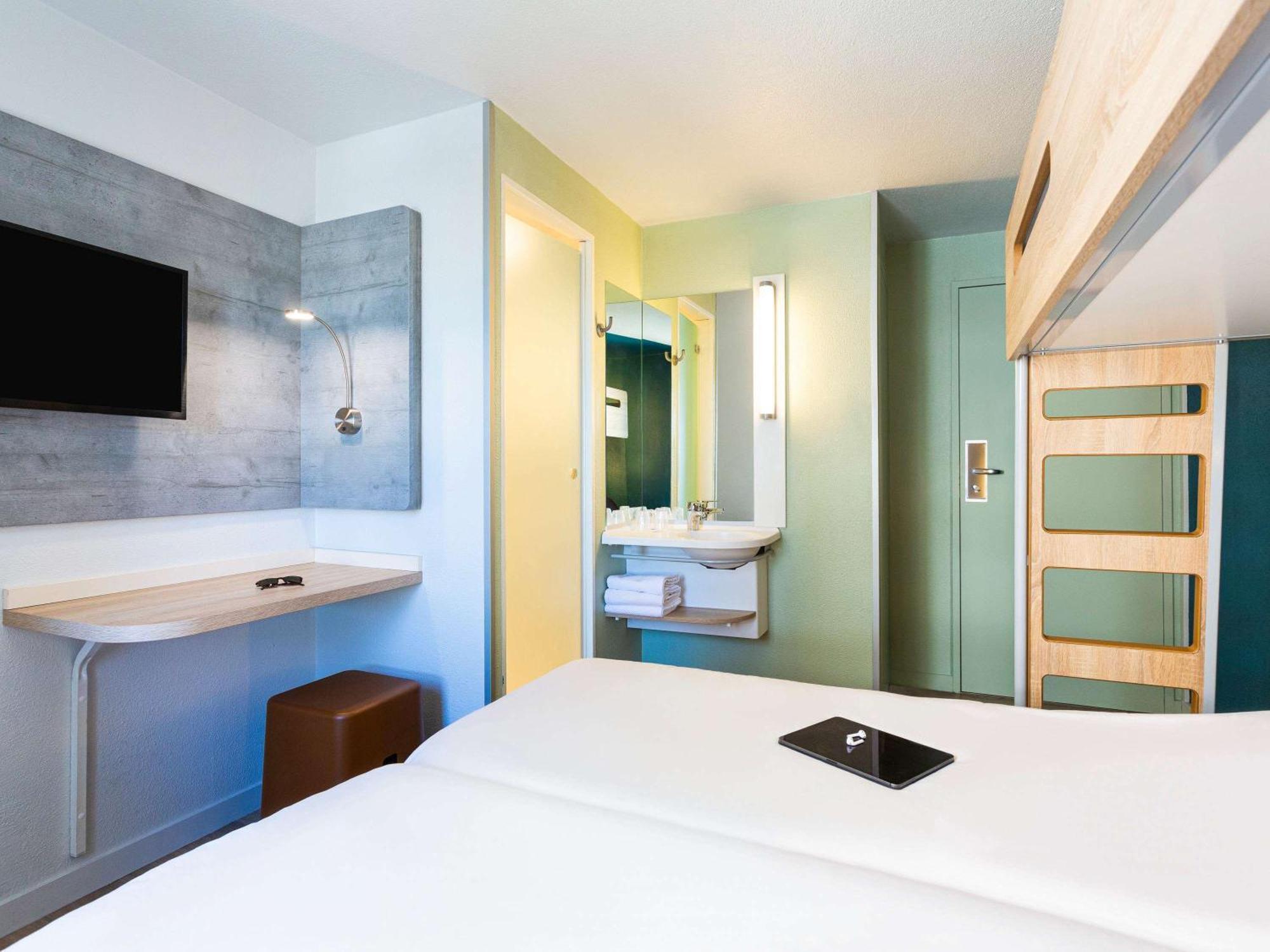 Ibis Budget Bordeaux Centre - Gare Saint Jean Exterior photo
